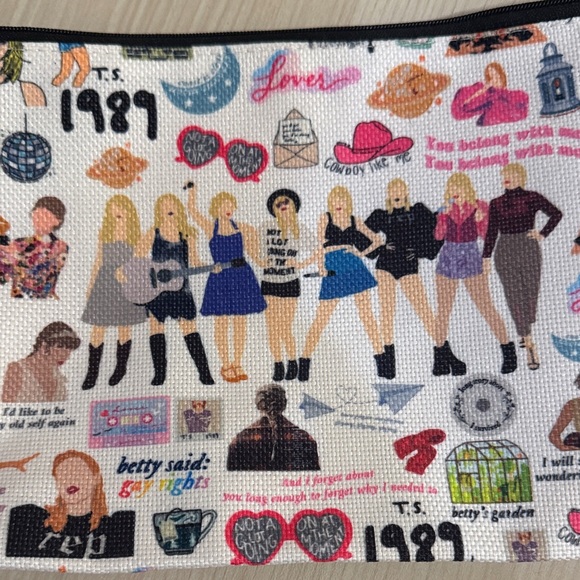 Taylor Swift Illustrated Cosmetic Bag - Multicolor - Picture 4 of 5